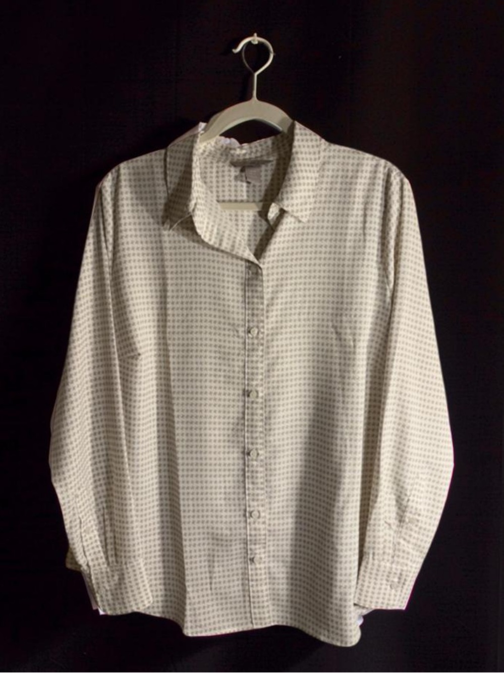 H&M Women’s Cream and Tan Button-Up Shirt with Subtle Herringbone Print